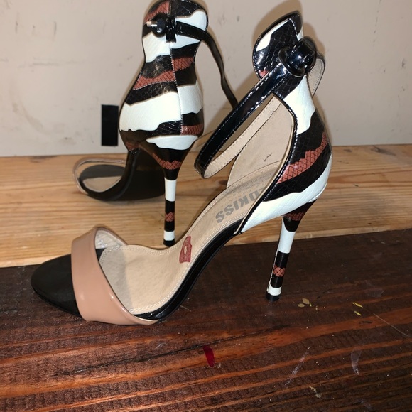 High heels - Picture 4 of 4